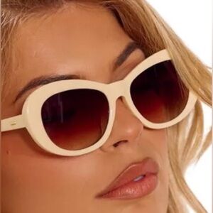 NEW PrettyLittleThing Cream Rounded Cat Eye Sunglasses ~ 💯 % UV Protection